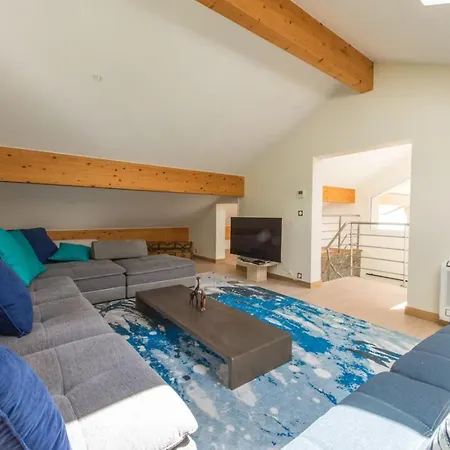 Sevrier- Panoramic Loft-mainfloor Appartement *