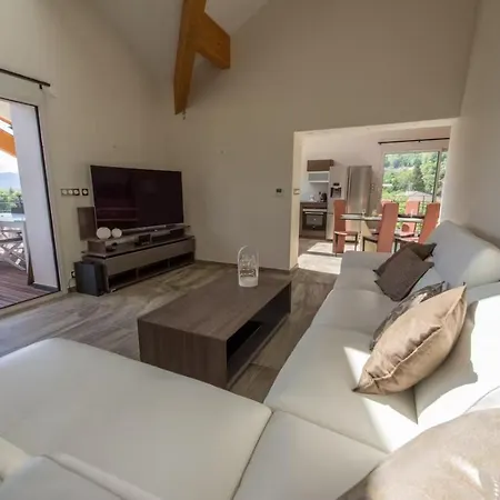 Sevrier- Panoramic Loft-mainfloor Appartement *